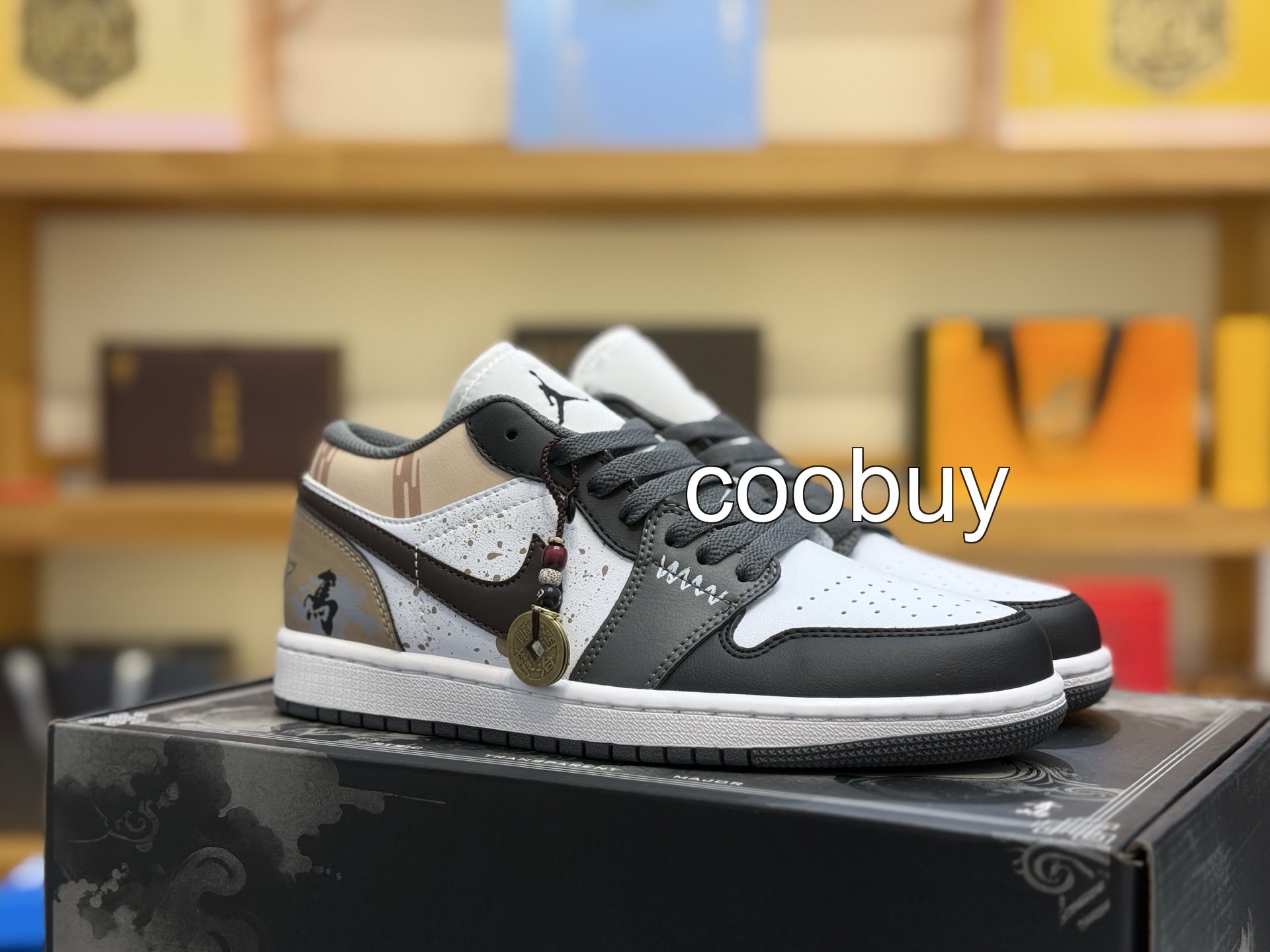 Replica fake trainers Nike Air Jordan 1 Low Horse Year
