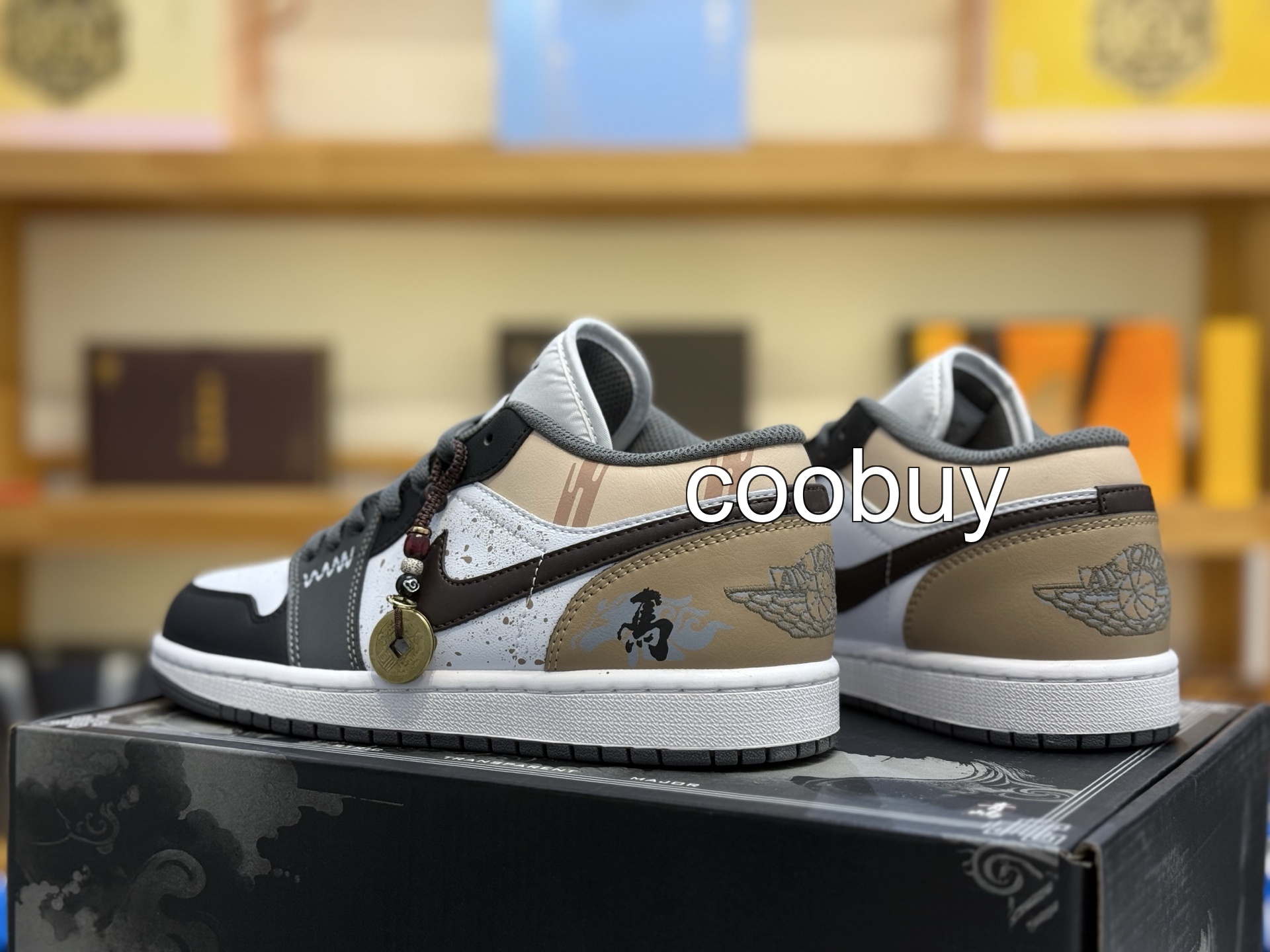 Replica fake trainers Nike Air Jordan 1 Low Horse Year - Image 2