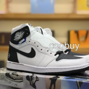 Replica fake nike Nike Air Jordan 1 Retro Black White Lightning