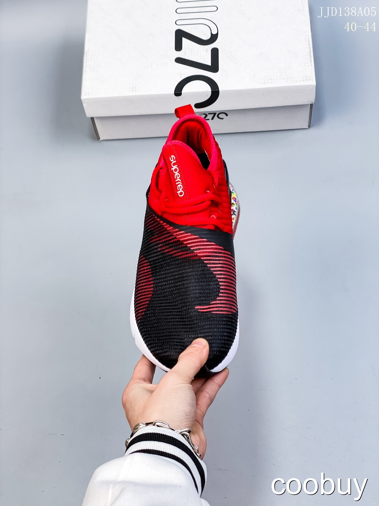 does laced sell fake shoes