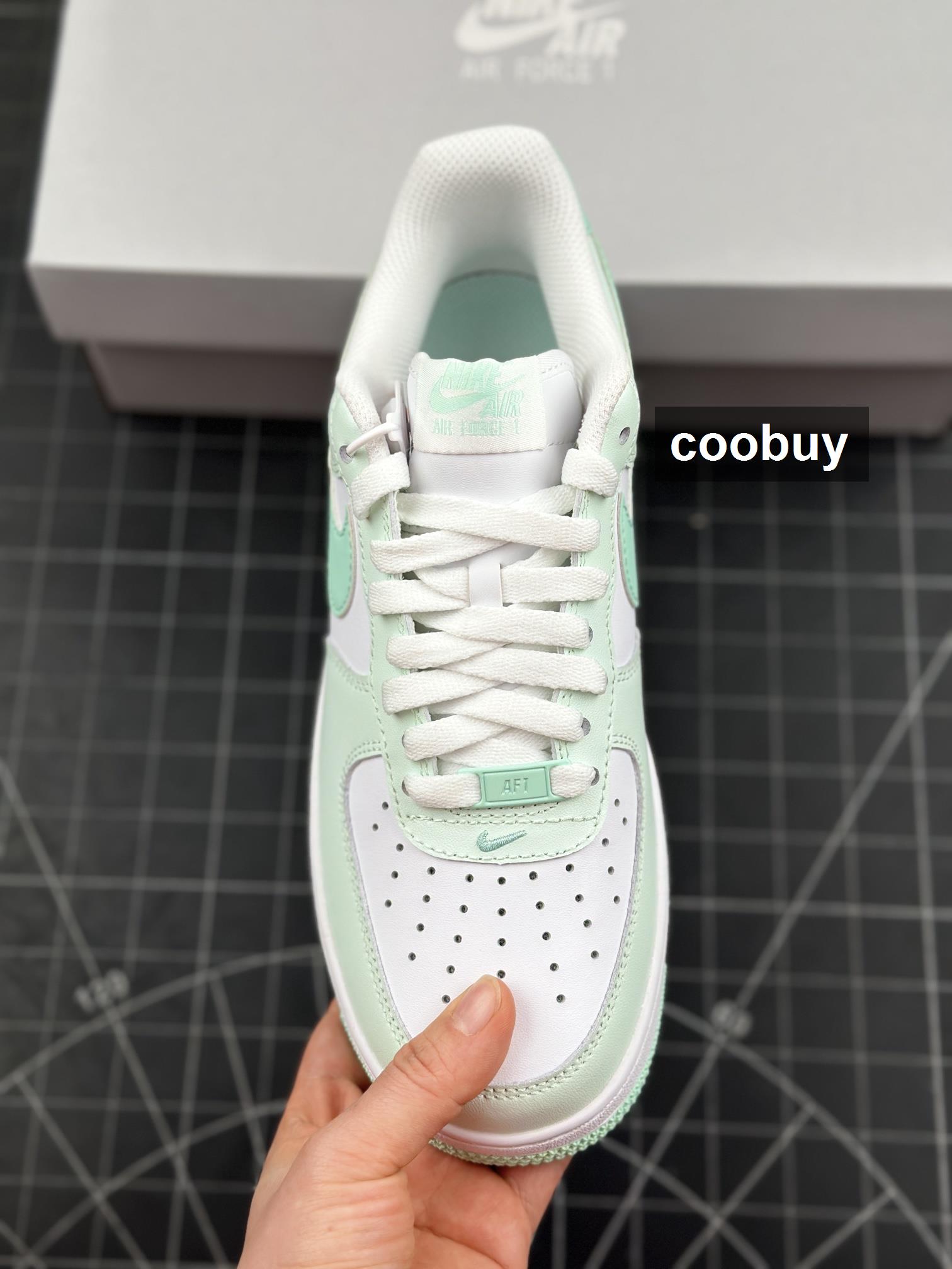 fake sneakers - Nike Air Force 1