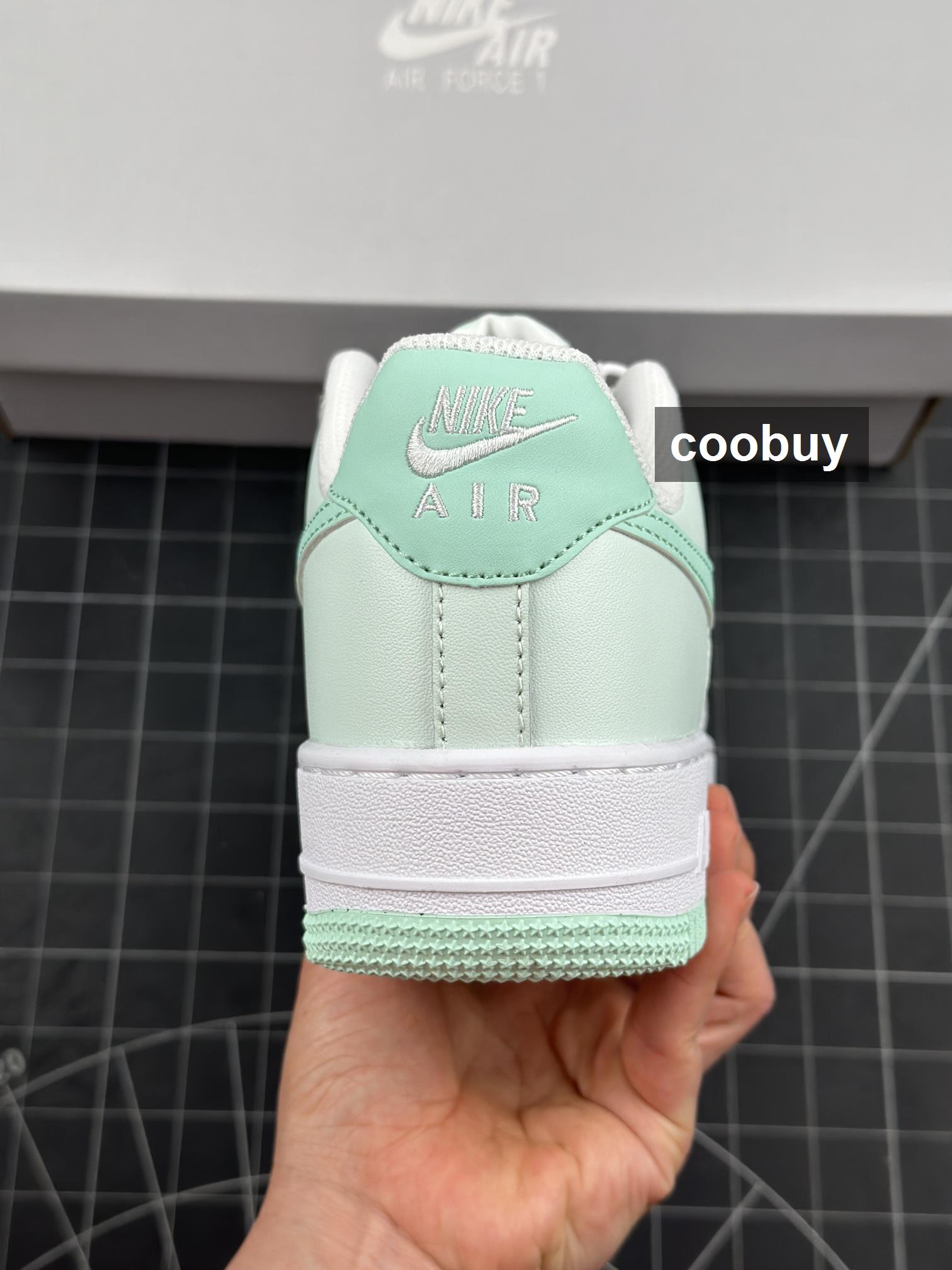 fake sneakers - Nike Air Force 1