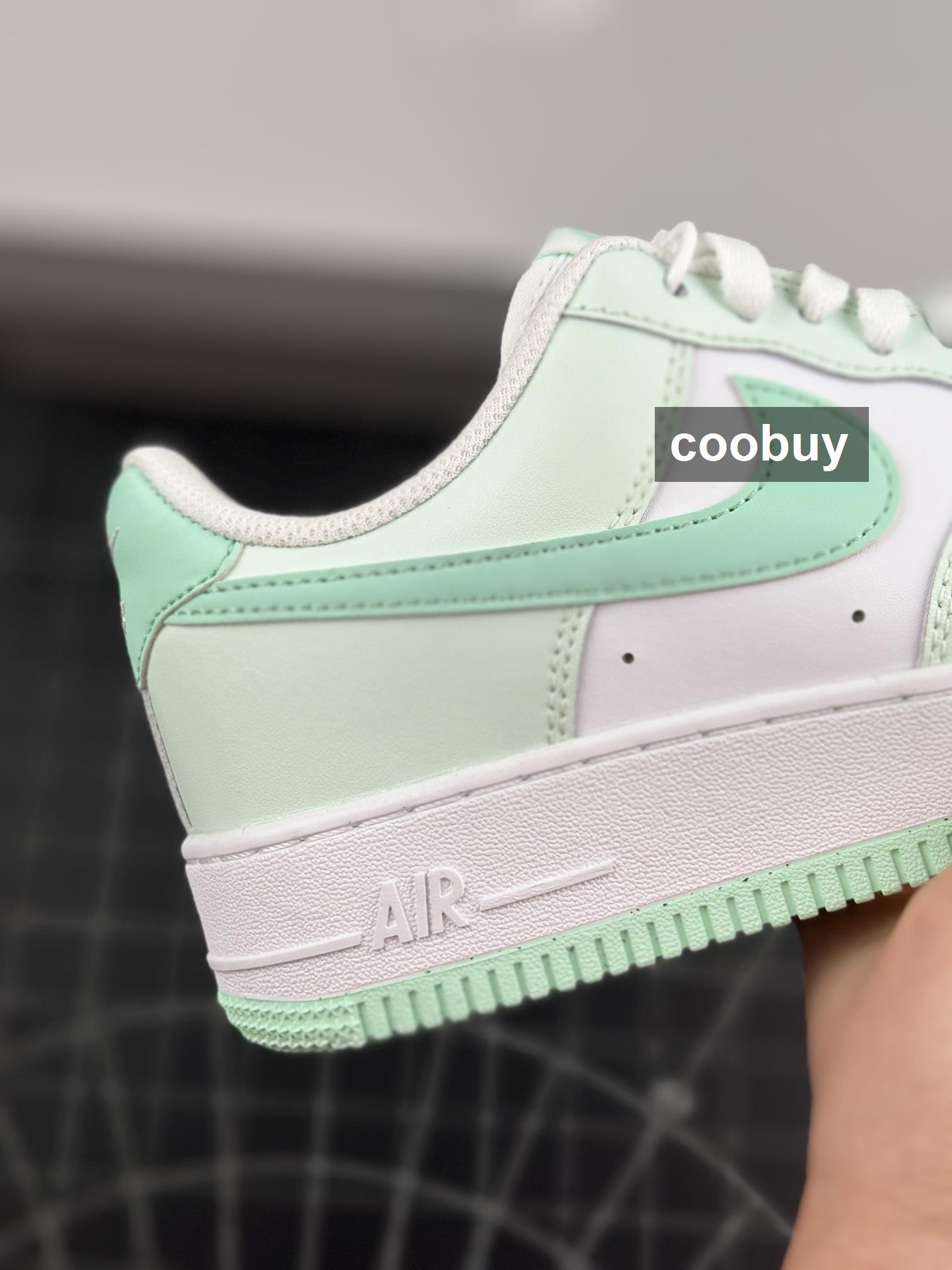 fake sneakers - Nike Air Force 1