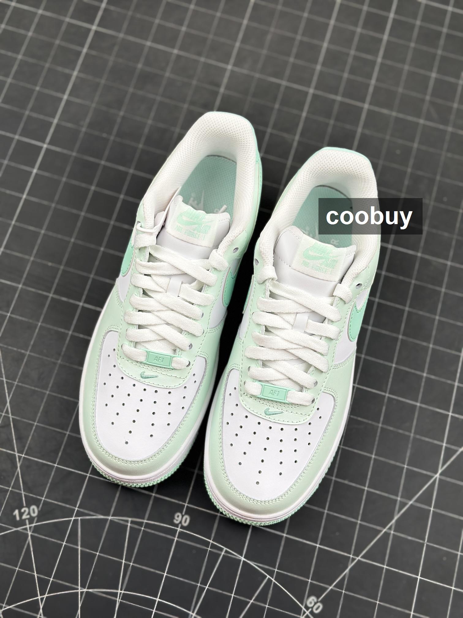 fake sneakers - Nike Air Force 1