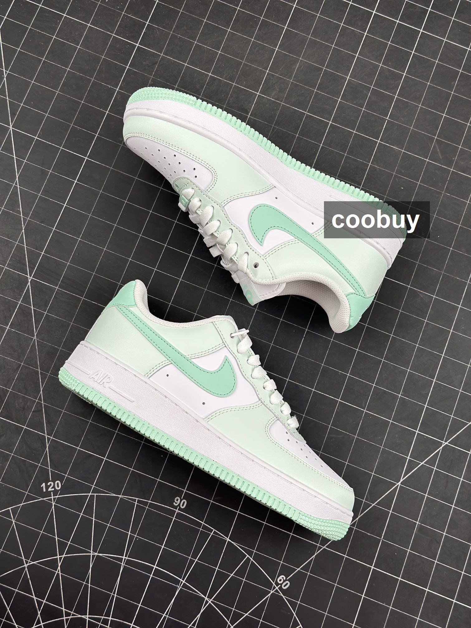 fake sneakers - Nike Air Force 1